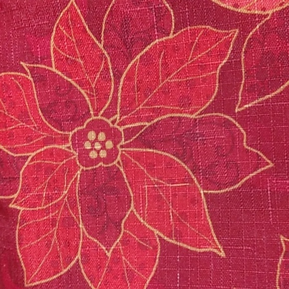 Christmas Poinsettia tablecloth & 4 napkins - Picture 4 of 4